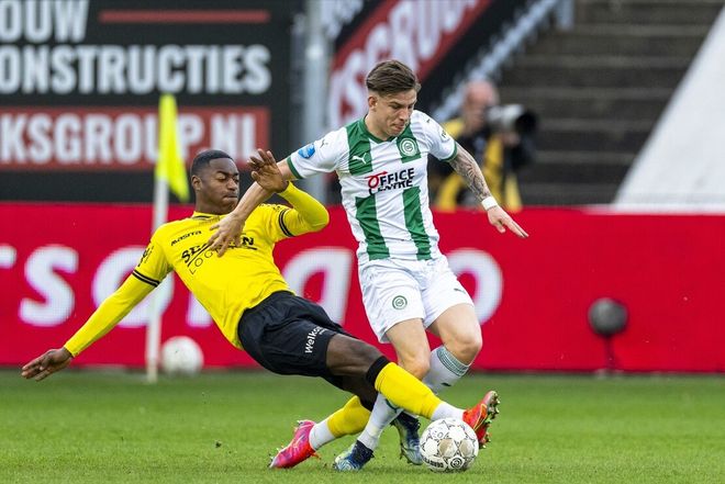 运动员在参 运动员在参