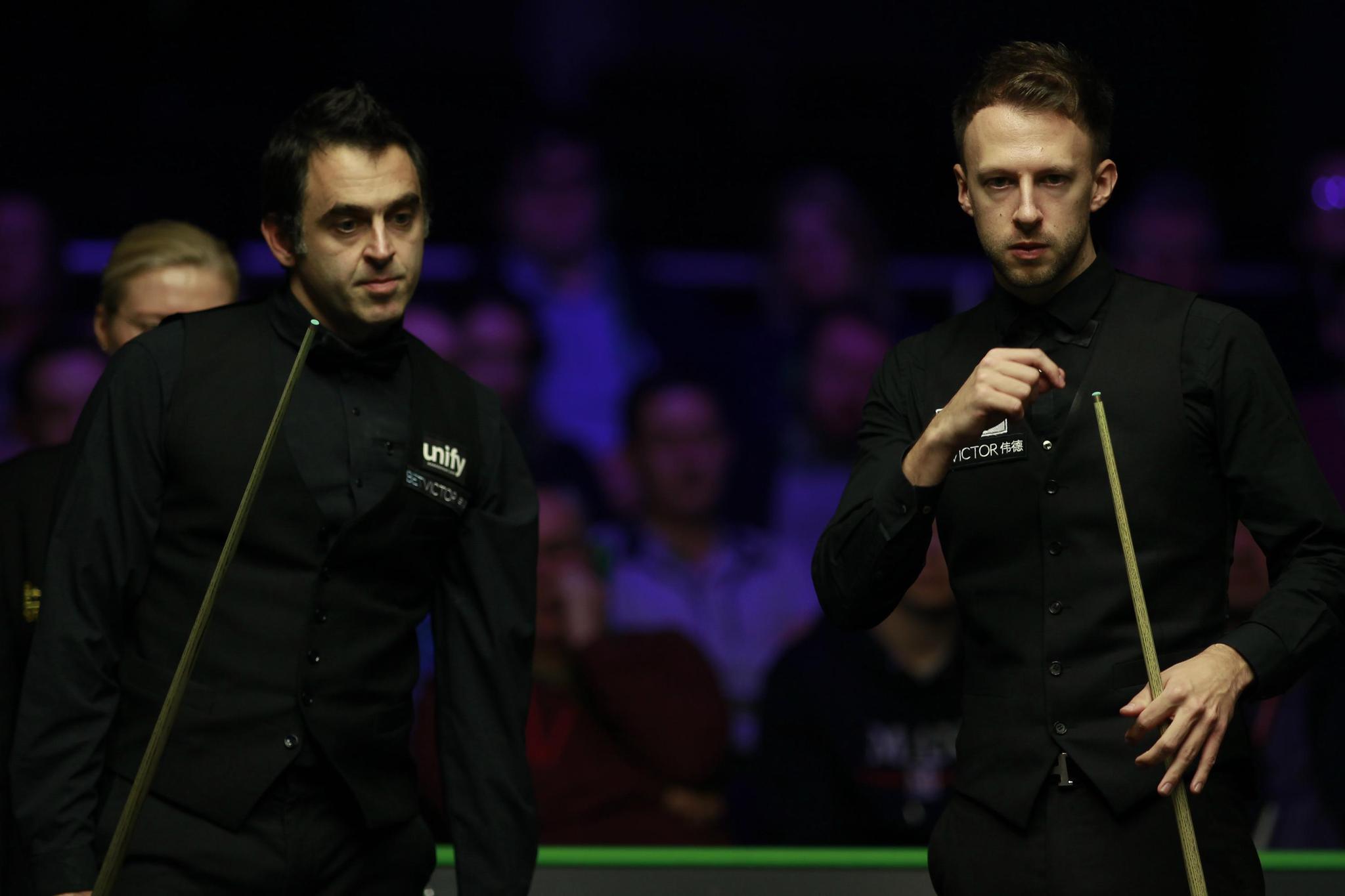 向他抛出了 向他抛出了