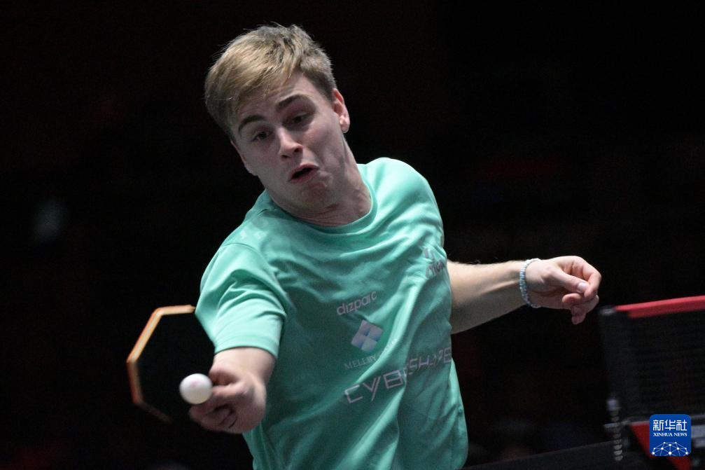 在两支球队 在两支球队